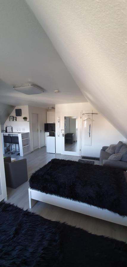 Unique Messe - Airport Apartament *
